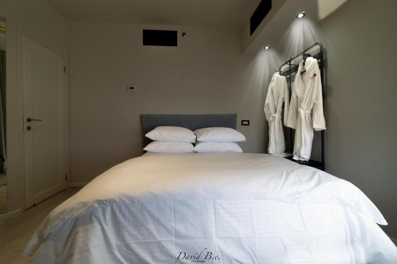 סוויטת אהבה מתוקה על הים-Sweet Love Suite On The Sea Bat Yam Exterior foto