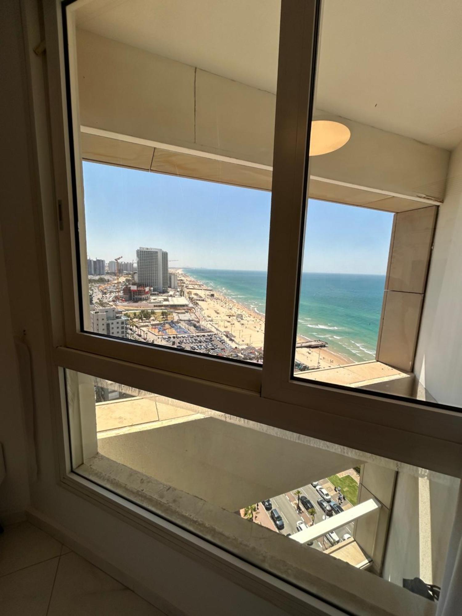 סוויטת אהבה מתוקה על הים-Sweet Love Suite On The Sea Bat Yam Exterior foto
