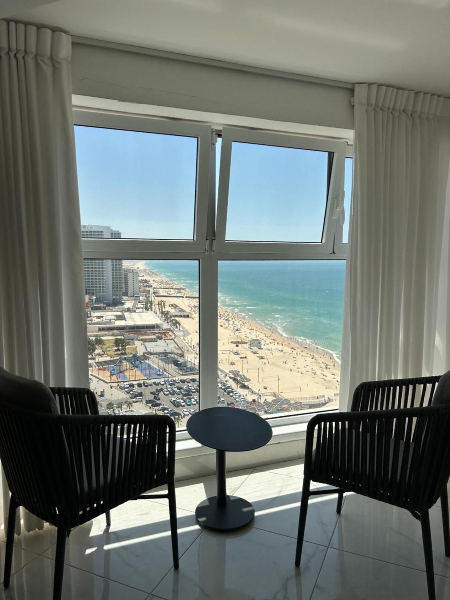 סוויטת אהבה מתוקה על הים-Sweet Love Suite On The Sea Bat Yam Exterior foto