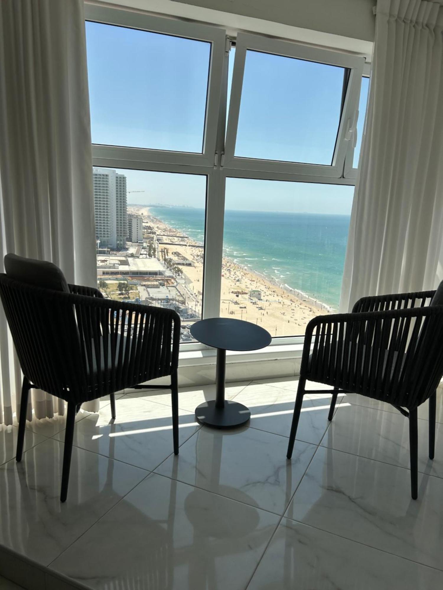 סוויטת אהבה מתוקה על הים-Sweet Love Suite On The Sea Bat Yam Exterior foto