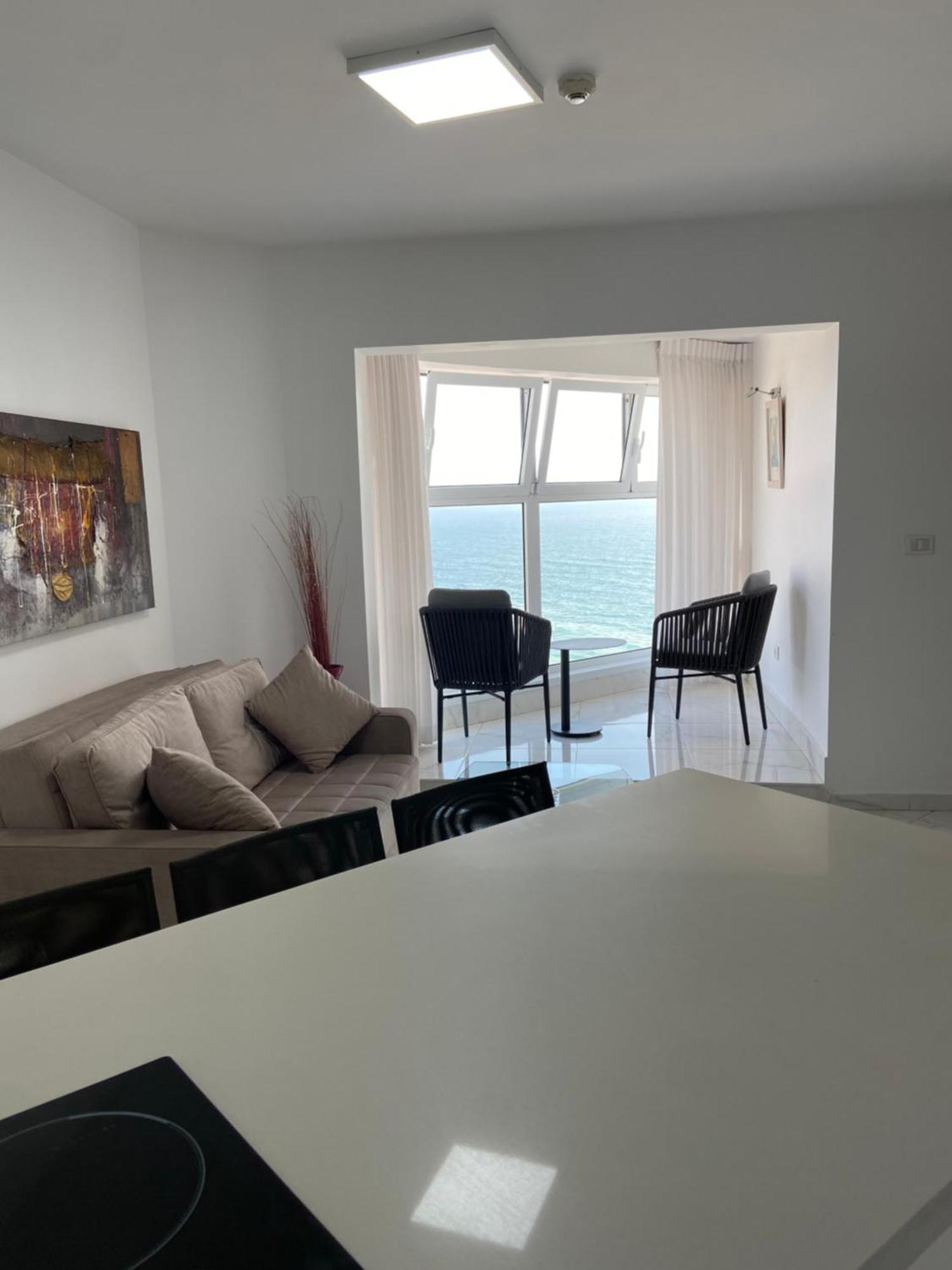 סוויטת אהבה מתוקה על הים-Sweet Love Suite On The Sea Bat Yam Exterior foto